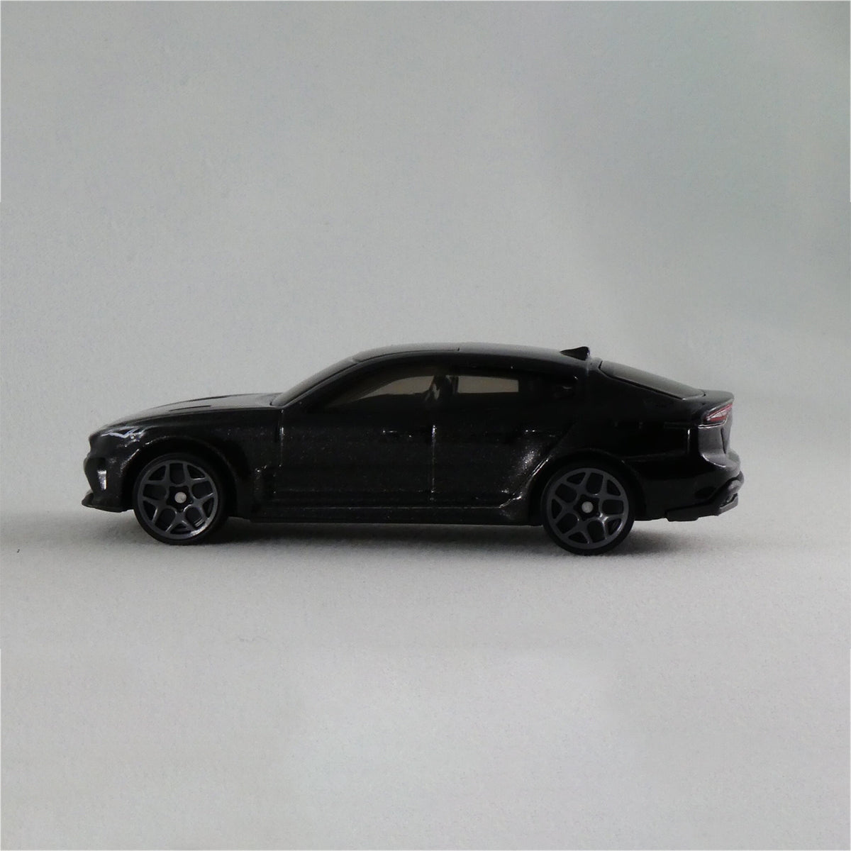 Hot Wheels Diecast 2019 KIA Stinger GT Model Toy Cars