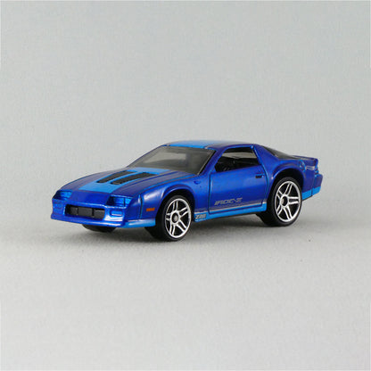 Hot Wheels Diecast 85 Chevrolet Camaro Iroc-Z, Muscle Mania (2021) Series Model Toy Cars
